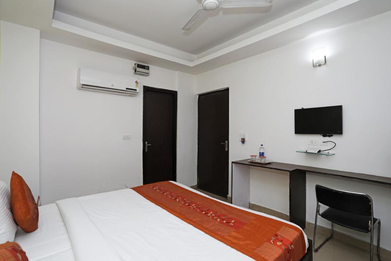 Oyo 11392 The Hotel Grand Hospitality Noida Extérieur photo
