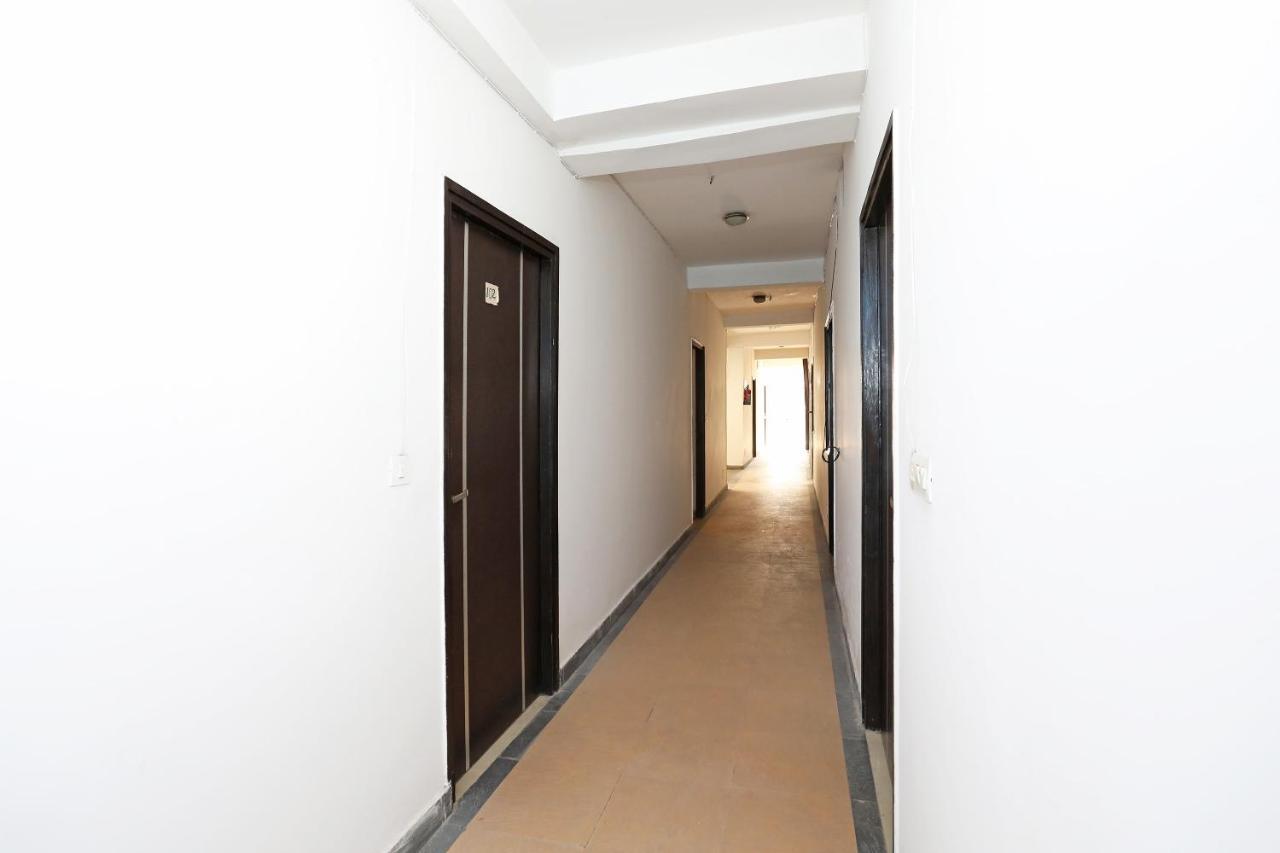 Oyo 11392 The Hotel Grand Hospitality Noida Extérieur photo