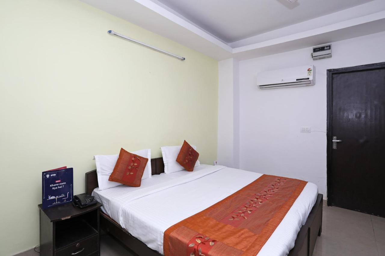 Oyo 11392 The Hotel Grand Hospitality Noida Extérieur photo