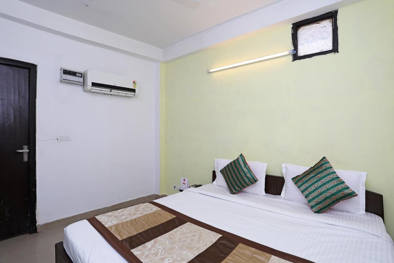 Oyo 11392 The Hotel Grand Hospitality Noida Extérieur photo