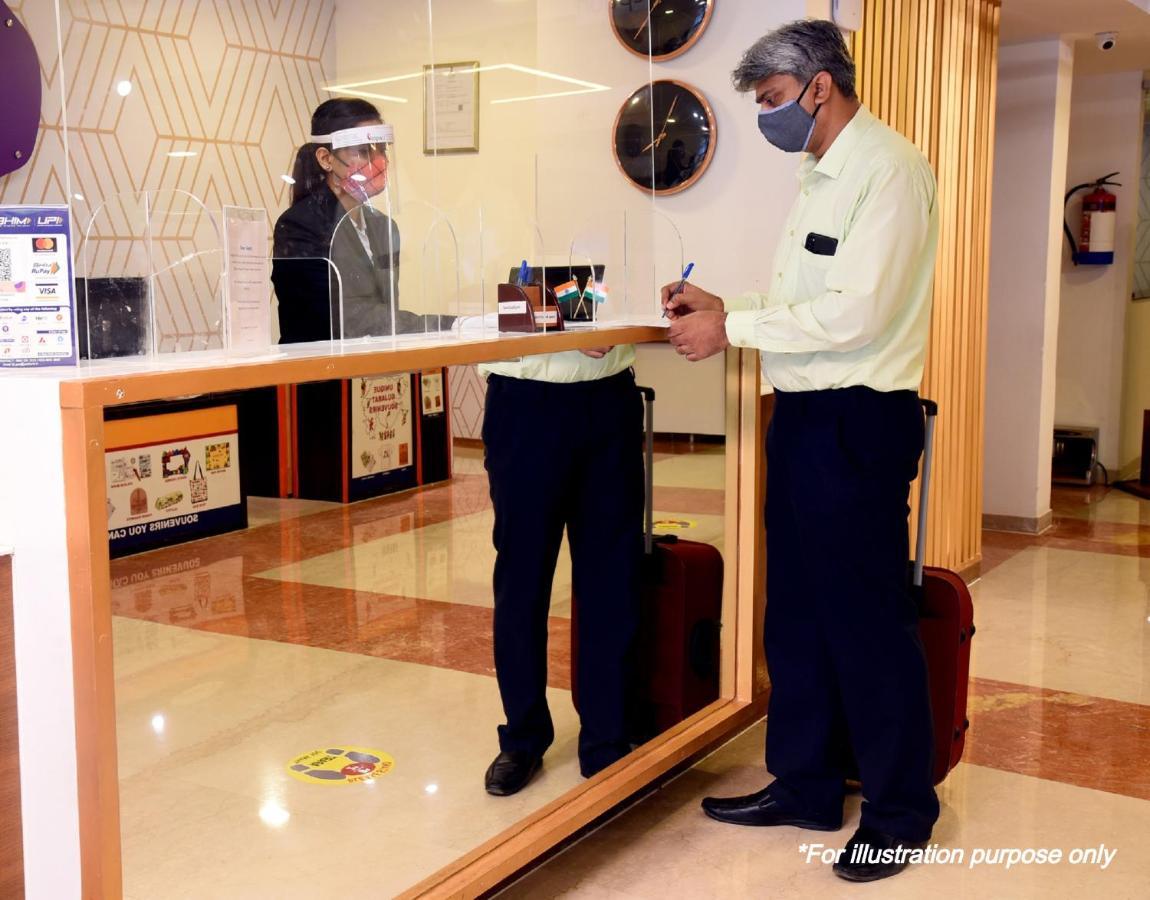 Oyo 11392 The Hotel Grand Hospitality Noida Extérieur photo