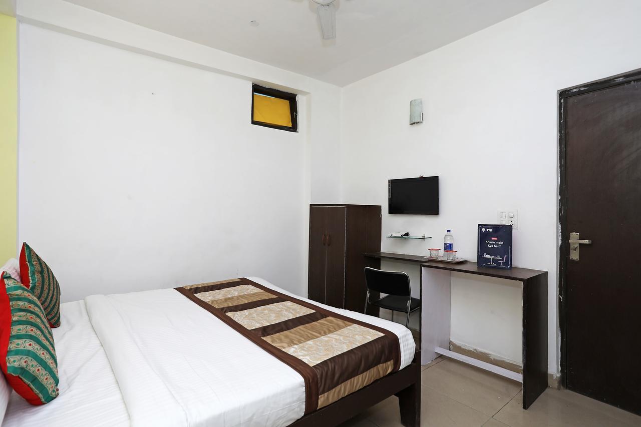 Oyo 11392 The Hotel Grand Hospitality Noida Extérieur photo