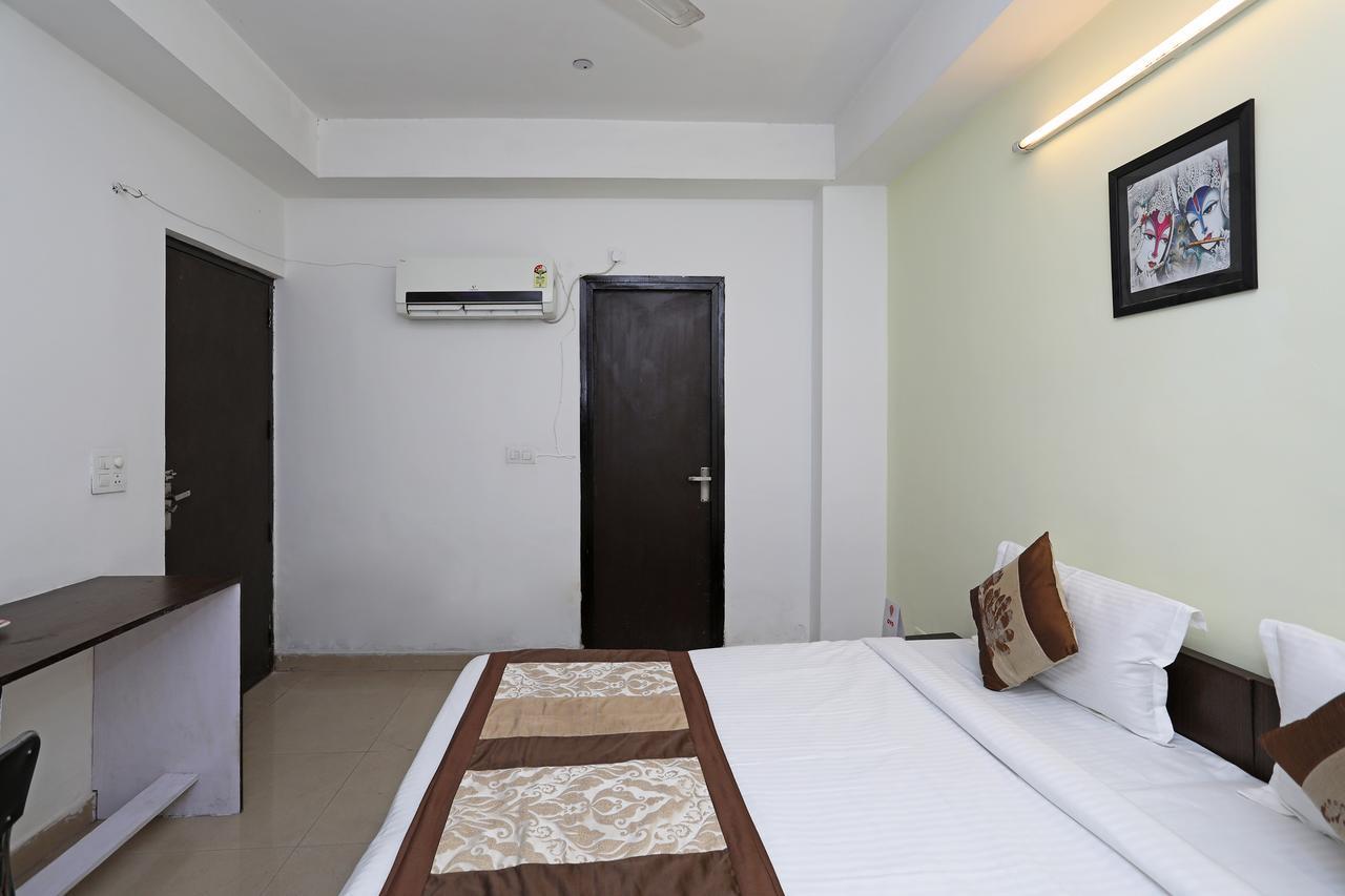 Oyo 11392 The Hotel Grand Hospitality Noida Extérieur photo