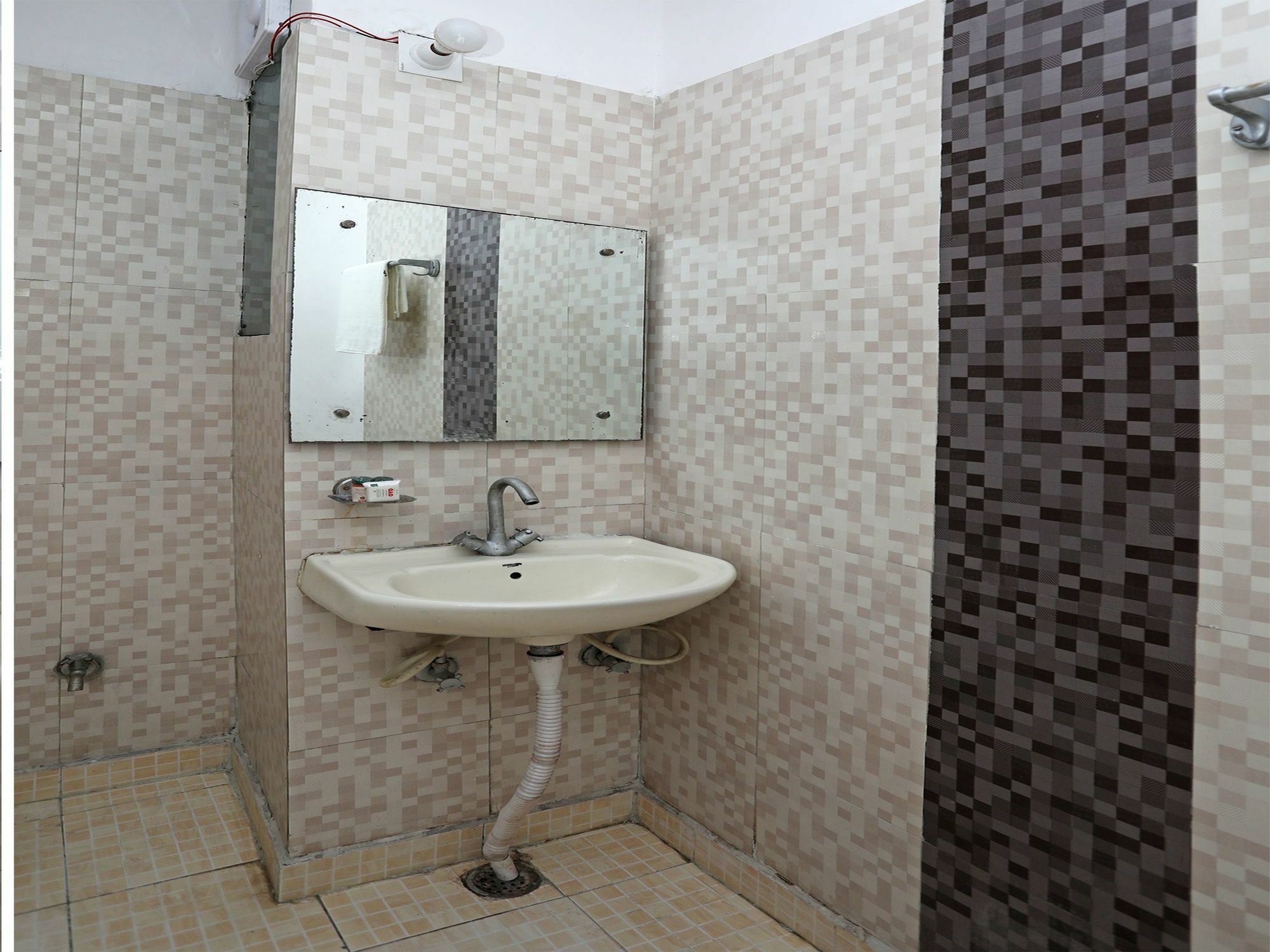 Oyo 11392 The Hotel Grand Hospitality Noida Extérieur photo